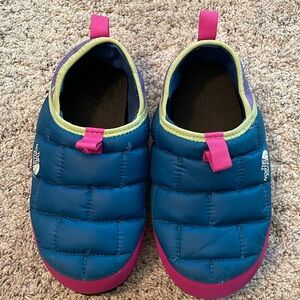 Kids north face thermoball slippers
